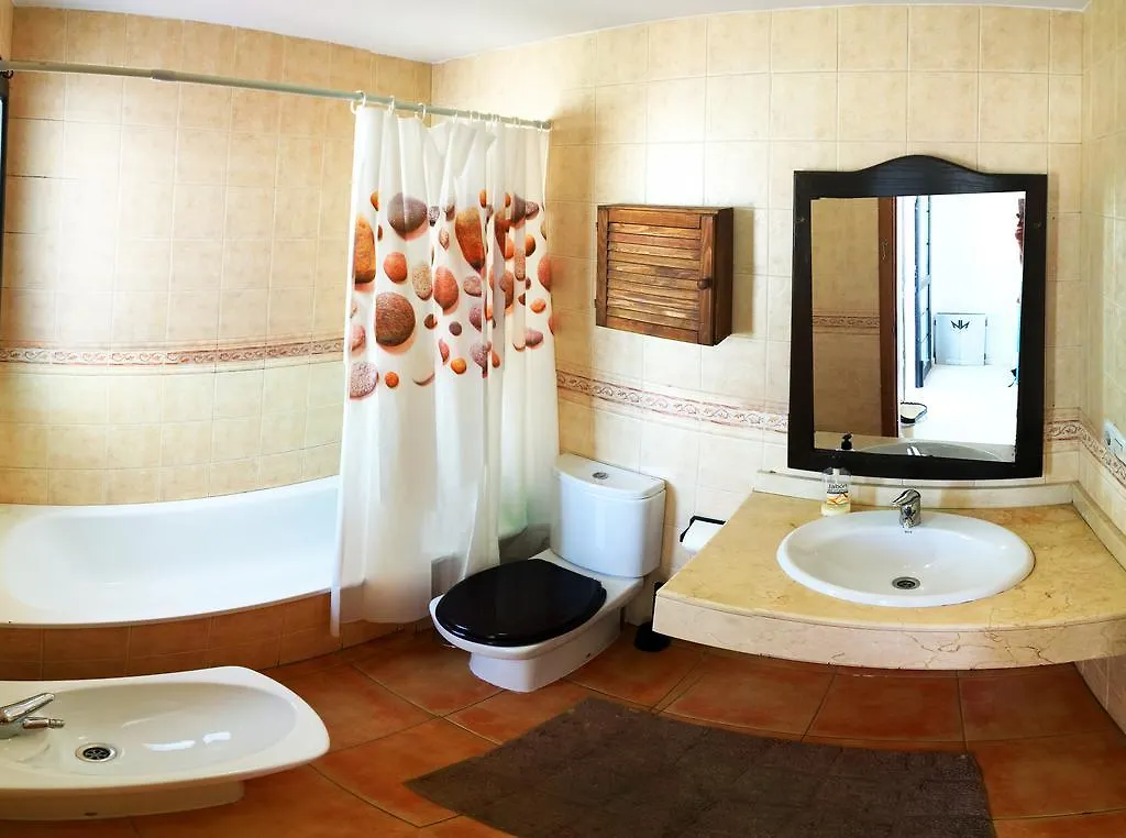 Bhavana Surf House 코라레호 2*,  스페인